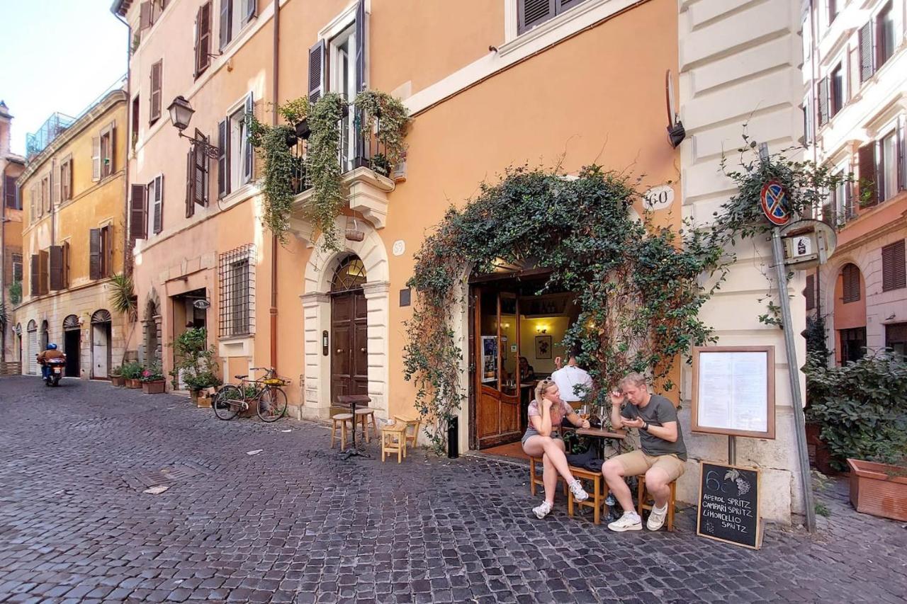 A 2 Passi Da Piazza Di Spagna Rome Luaran gambar